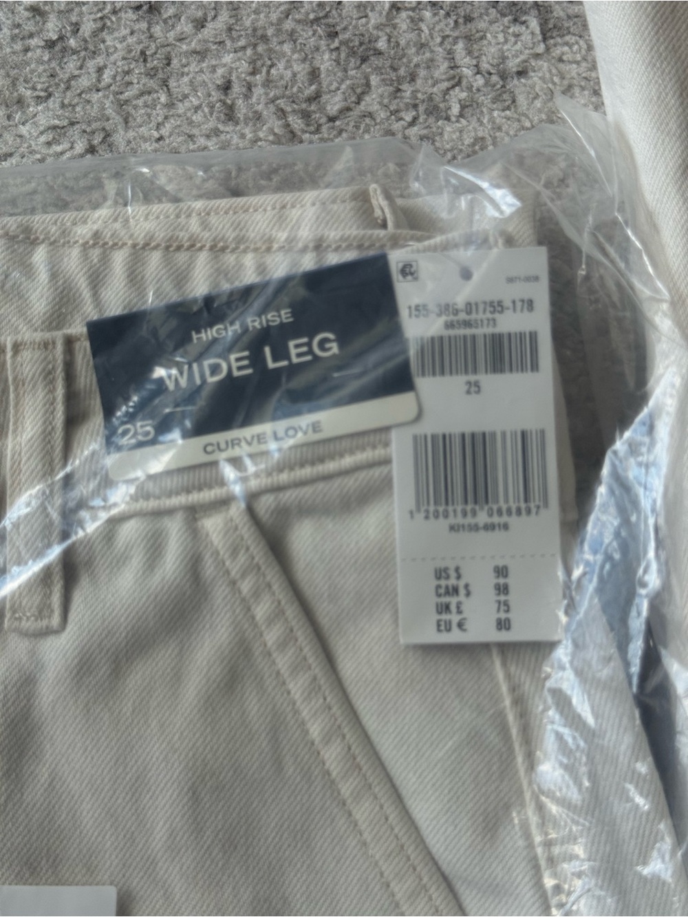 Abercrombie & Fitch High-Rise Wide Leg Trousers in Cream - Picture 7 of 10